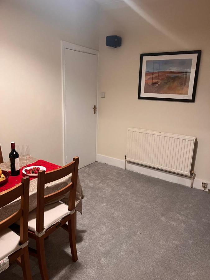 Luxury Cosy Retreat Apt London Bagian luar foto